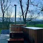 Holiday home Dove Tail Barn *